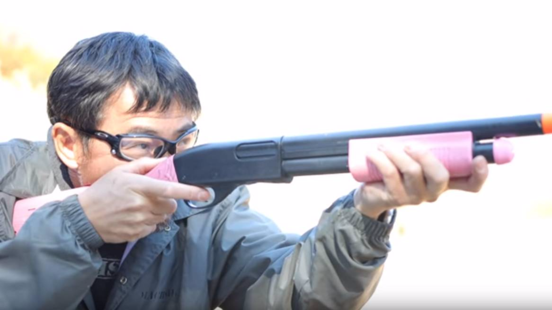 日本壕堺大叔:极具少女心的粉色喷子!发射 声音 快乐~~~
